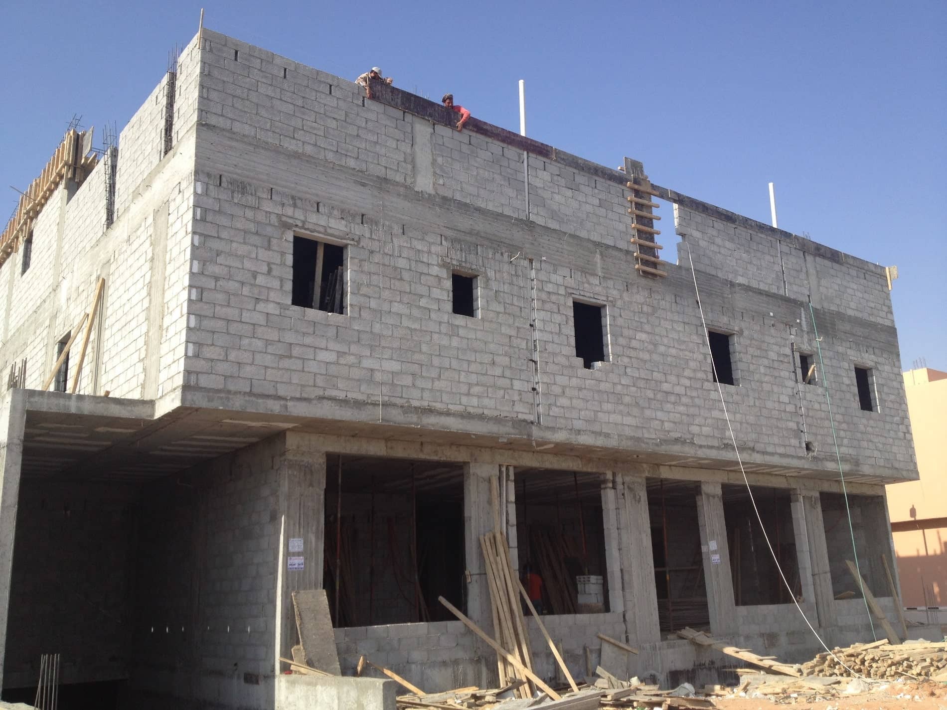 Internal and External Finishing Works for a Commercial Building in Yarmouk Area - Rawaj Alitaqan Consturcion Company in KSA